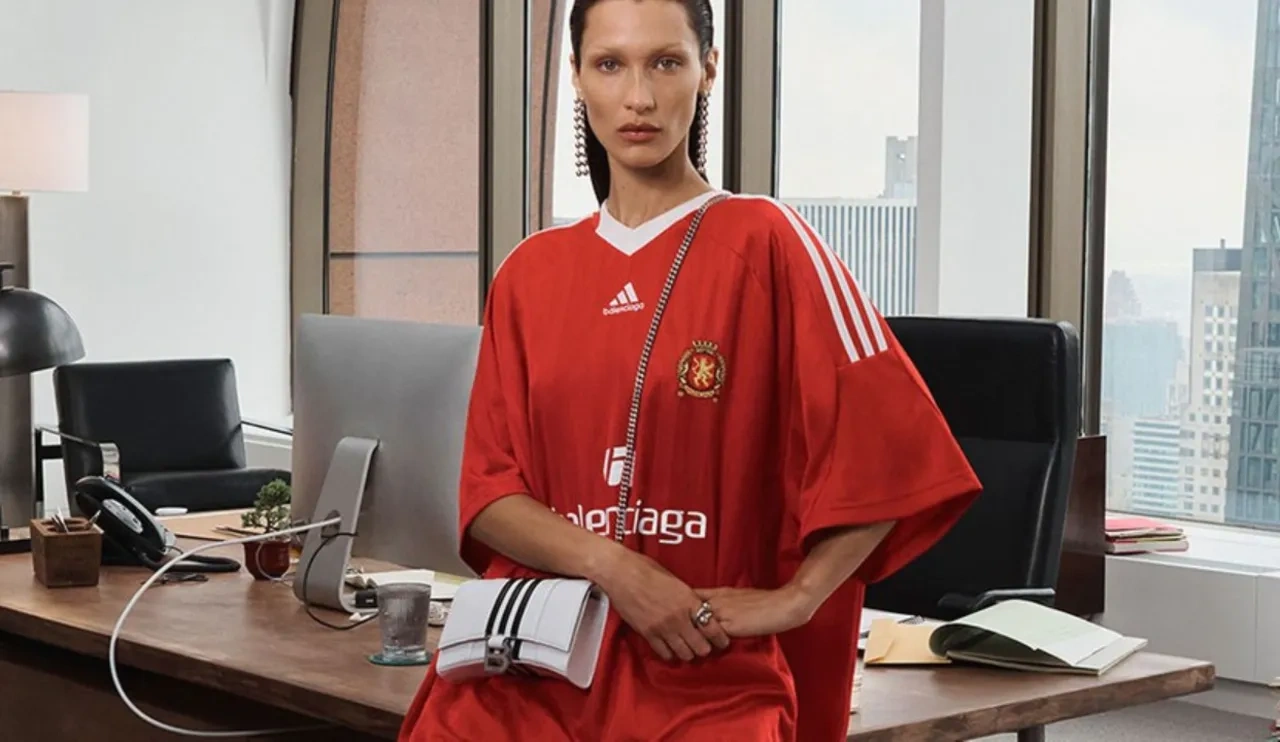 巴黎世家 X 阿迪达斯，摸鱼的 N 种方式