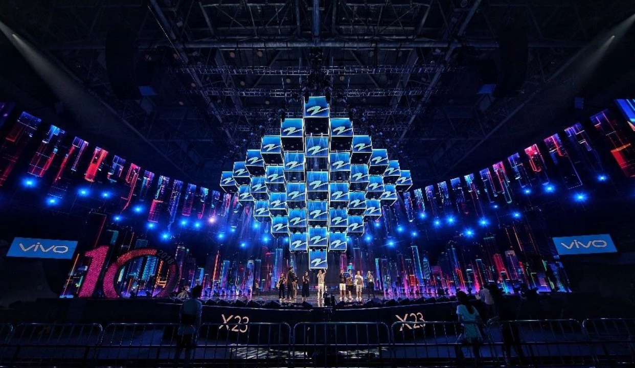 中国蓝十周年主题晚会 飞翔的舞美设计