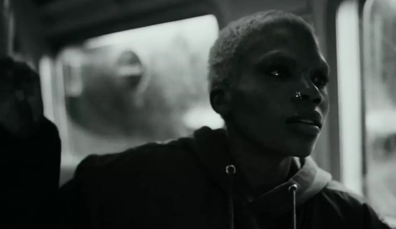 时尚界不可或缺的墨镜，戴上看见全宇宙