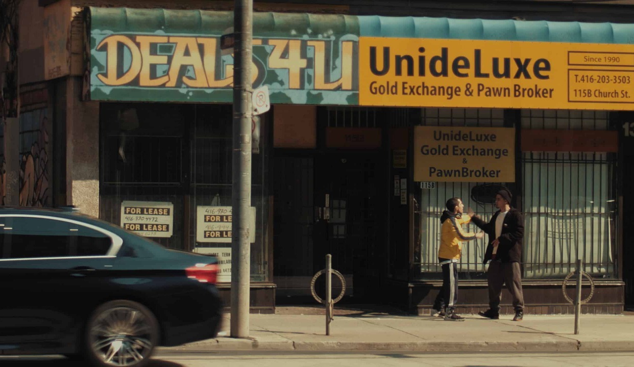 获奖一镜到底剧情短片，路边吵架的「颠簸」